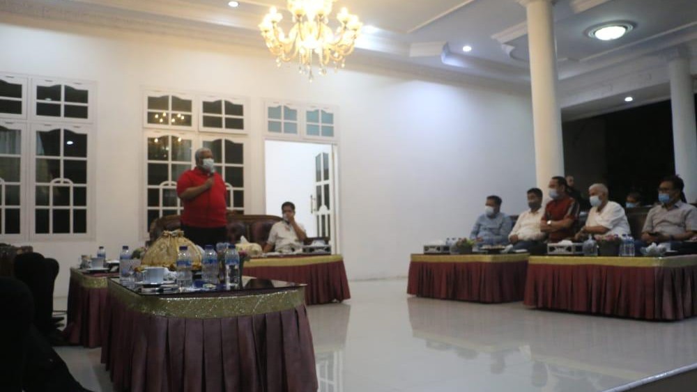 Suasana ramah tamah di rujab bupati Buton. Foto: Ewit Kominfo