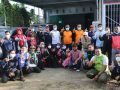 20 relawan yang akan diberangkatkan ke Sulbar, foto bersama wali kota Kendari, usai pelepasan