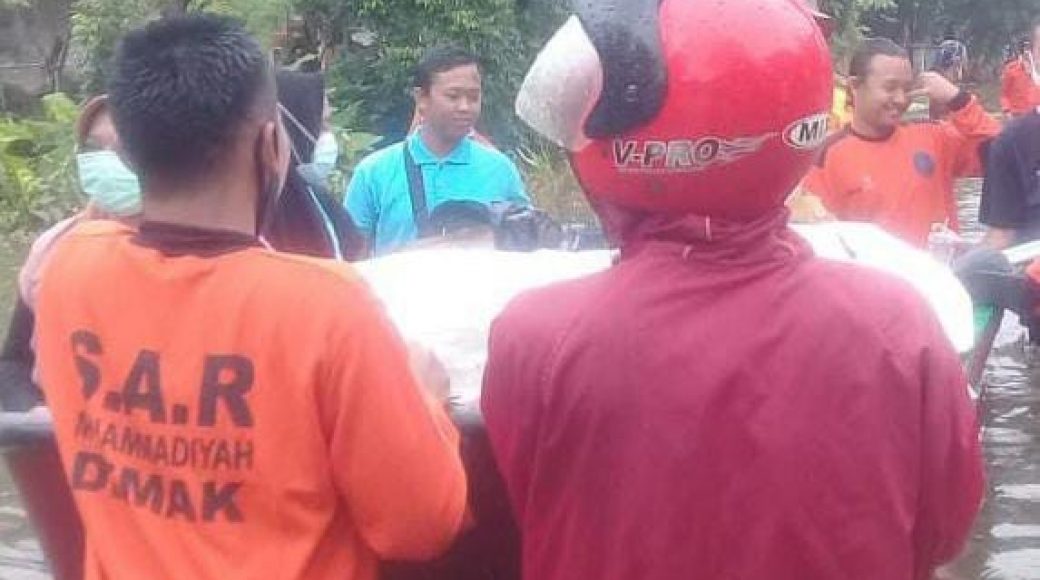KOKAM Jepara dan Demak Bersatu Bantu Korban Banjir Dorang
