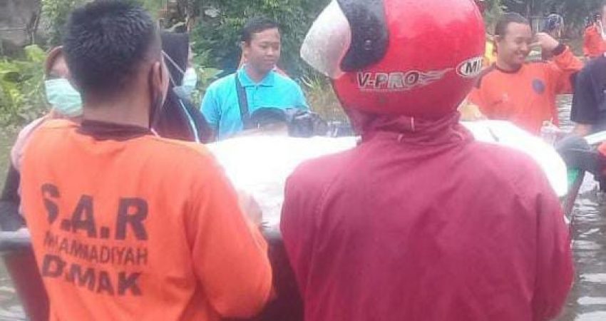 KOKAM Jepara dan Demak Bersatu Bantu Korban Banjir Dorang