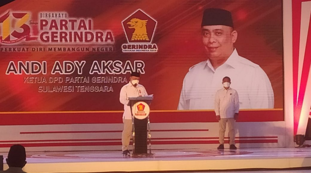DPD Gerindra Sultra Serahkan Paket Sembako di HUT ke 13