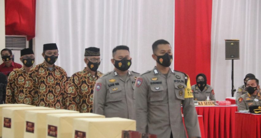 Kapolri Beri Reward Dua Anggota Polda Sulsel