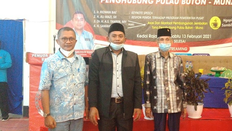 Foto bersama Dewan pembimbing AP2, La Ode Hasanudin Kansi (Tengah) dan  Wali Kota Baubau, Drs. A.S. Tamrin M.H. (Kanan)