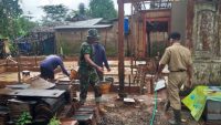Rumah Suyadi dicor pondasinya oleh anggota kodim Jepara