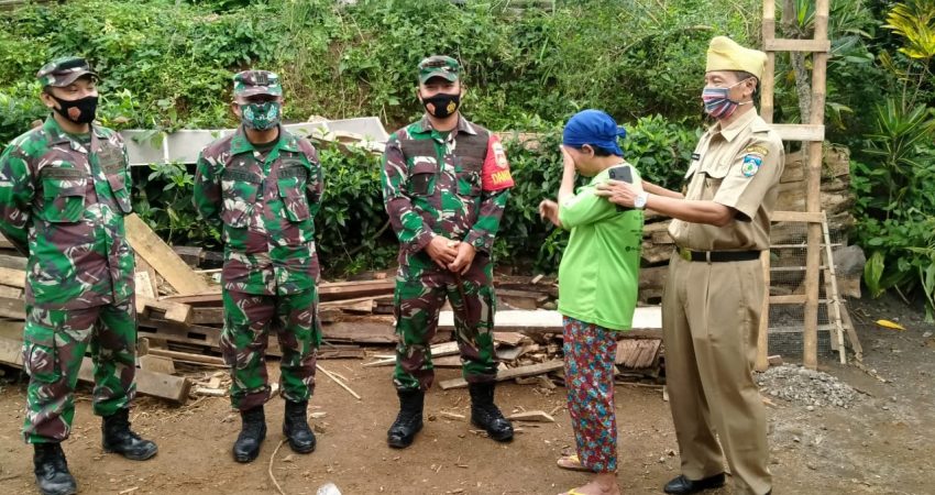Haru Ibu Sutiman Melihat Rumahnya Telah Dibangun Prajurit Kodim 0719/Jepara