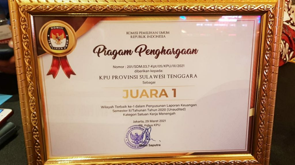 KPU Sultra Raih Juara 1 Penyusunan Laporan Keuangan 2020