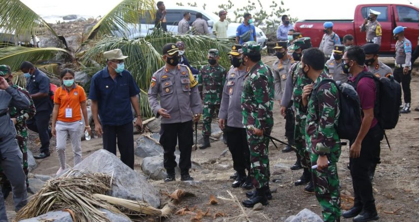 Tinjau NTT, Panglima dan Kapolri Fokuskan Evakuasi Korban dan Kirim Bantuan