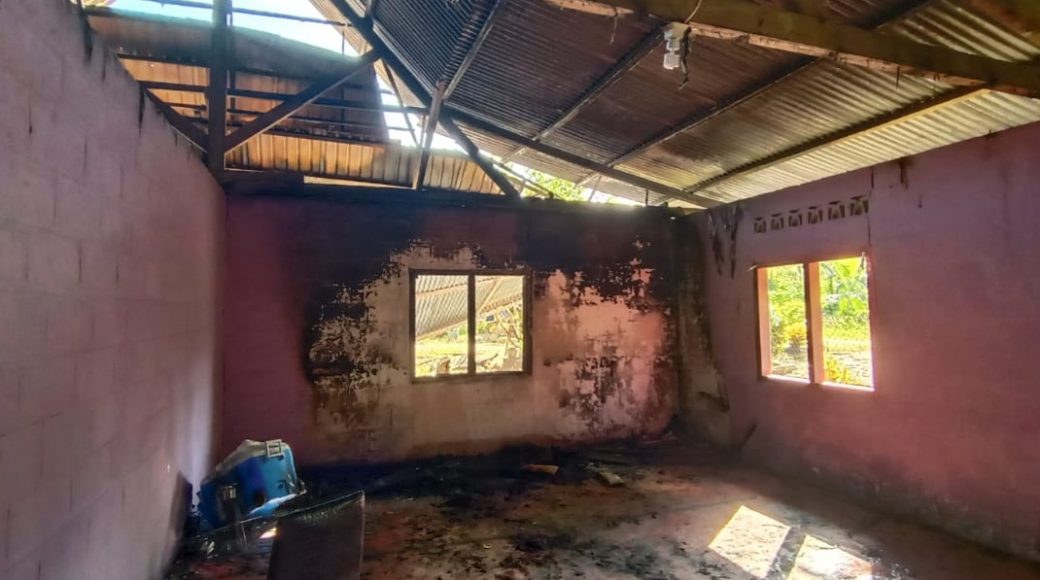 Diduga Korsleting Listrik, Rumah di Kolut Dilalap Sijago Merah