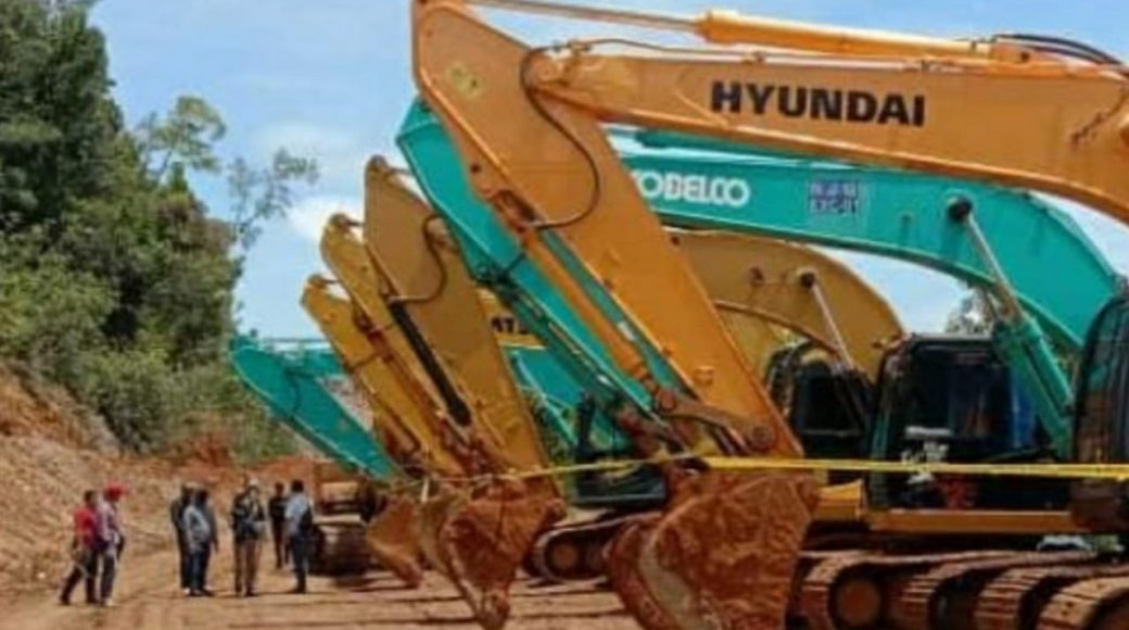 Diduga Menambang Ilegal di Kolut, Puluhan Excavator di Police Line Bareskrim Polri
