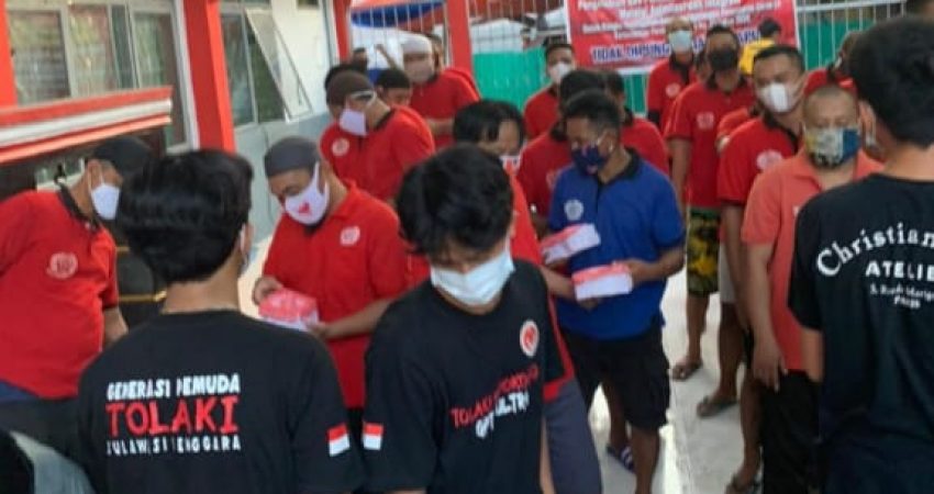 GPT Sultra Berbagi Takjil Gratis di Rutan Kendari