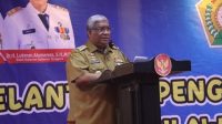 Gubernur Sultra, Ali Mazi, SH saat memberi sambutan