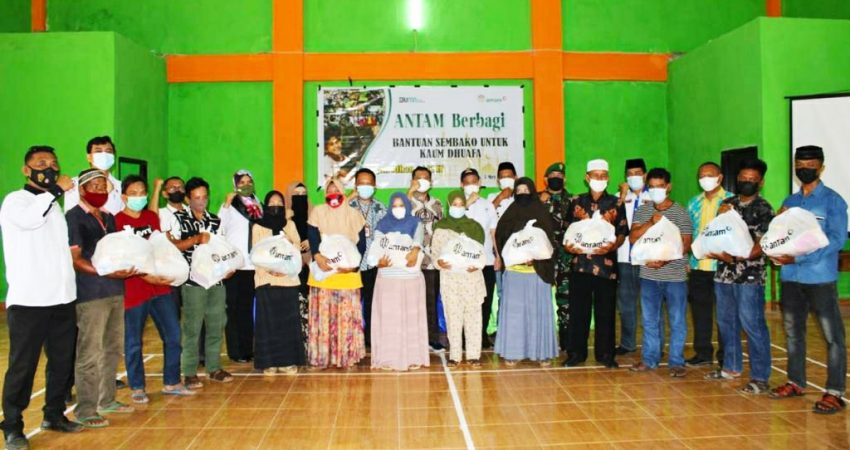 ANTAM Kolaka Salurkan 1.500 Paket Sembako Untuk Kaum Dhuafa