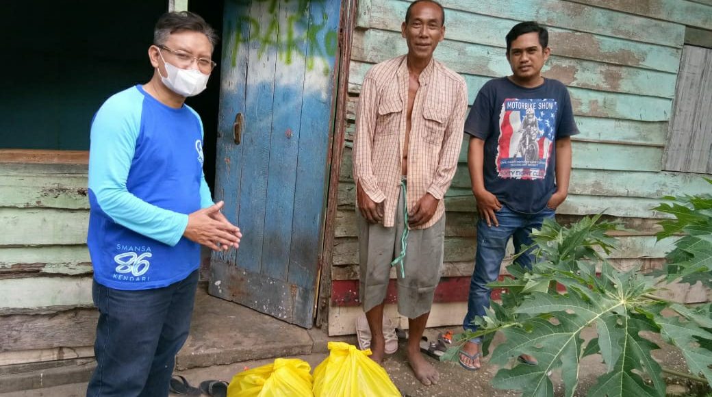 Berkah Ramadhan, Smansa 86 Kendari Berbagi ke Panti Asuhan dan Pesantren