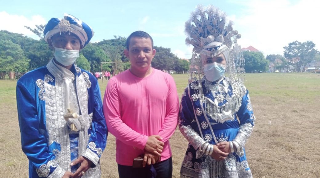Berani dan Unik, Cara Pemuda Batalaiworu Lamar Kekasih Pada Peringatan HKG PKK