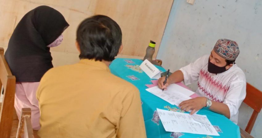 Orang tua santri dan santri saat wawancara di ponpes Al Quran Bangsri