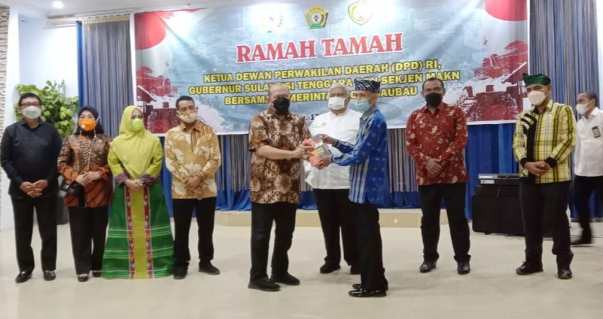 Kunker ke Baubau, La Nyalla Mattalitti Soroti Aspal Buton