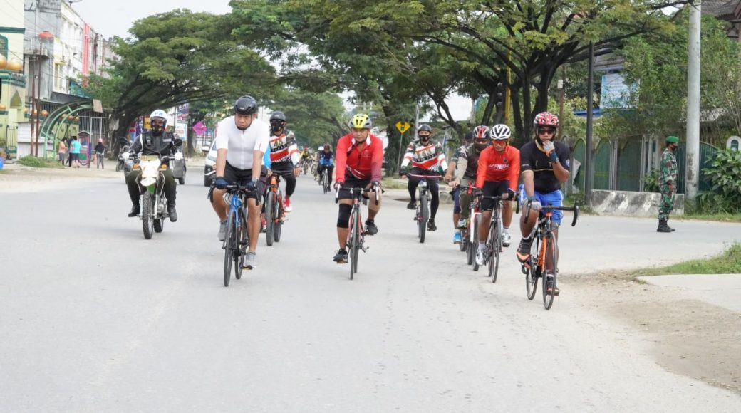 Sepeda Santai Korem 143/HO, Gembira dan Sehat Bersama