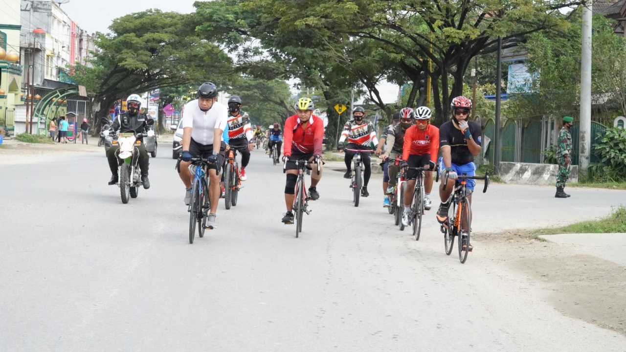 Sepeda Santai Korem 143/HO, Gembira dan Sehat Bersama