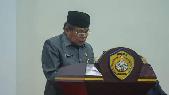Juru bicara (jubir) gabungan faksi DPRD kota Baubau La Ode Hadia