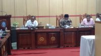 Rapat kerja antara DPRD dengan Pemerintah Kabupaten Wakatobi berakhir ricu.