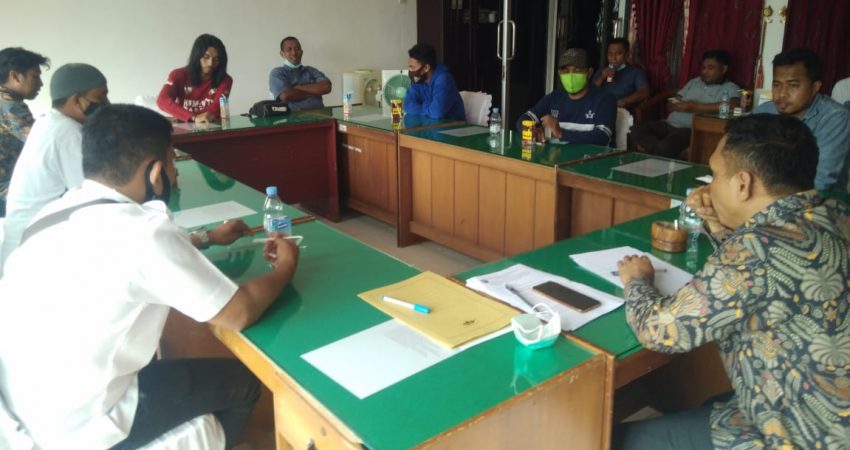 DPRD terima aspirasi masyarakat terkait pemberhentian aparatur desa di Kecamatan Wangi-Wangi, Wakatobi, Sulawesi Tenggara, Rabu 14 Juli 2021.