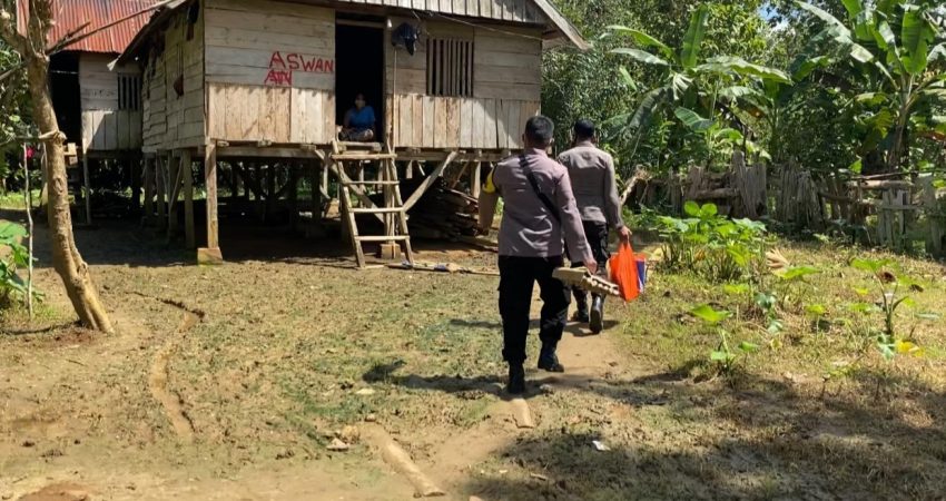 Bansos di Tengah Pandemi, Polsek Sawerigadi Salurkan “Door to Door”