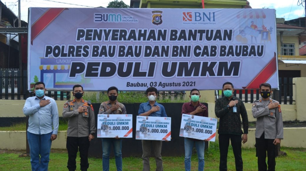 Polres Baubau Bersama BNI Serahkan Bantuan Peduli UMKM