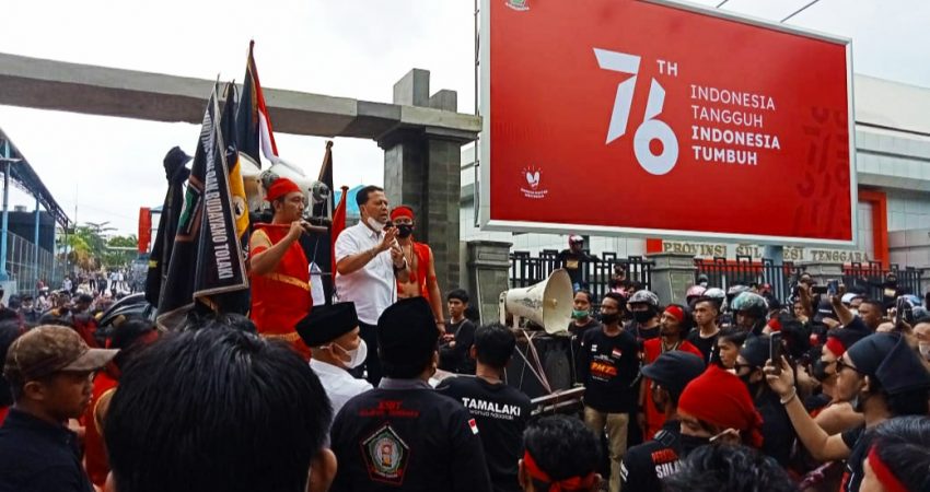 PT Riota Kolut Rusak Makam Leluhur, Ratusan Massa Formasi Datangi DPRD Sultra