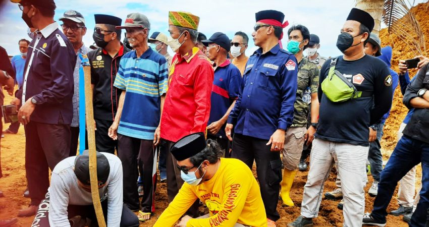 DPRD Sultra Kunjungi Makam Leluhur Suku Tolaki di Kolut Diduga Dirusak PT RJL