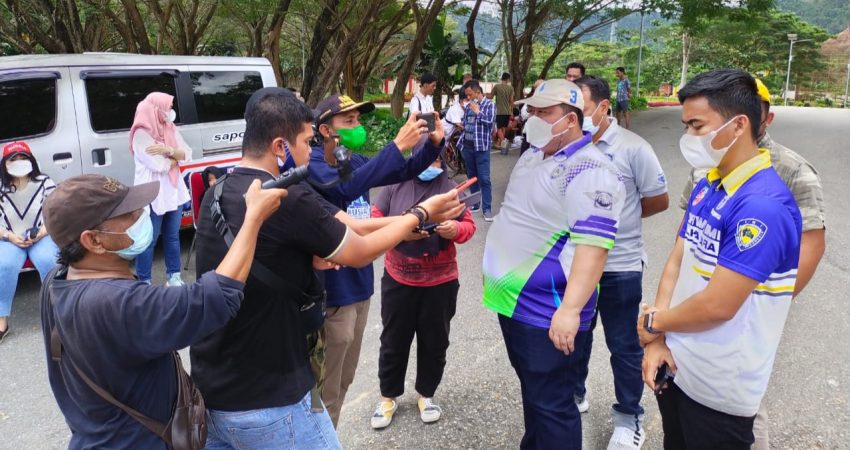 Pantau Try Out Dua Pembalap Sultra, Ini Harapan Anton Timbang
