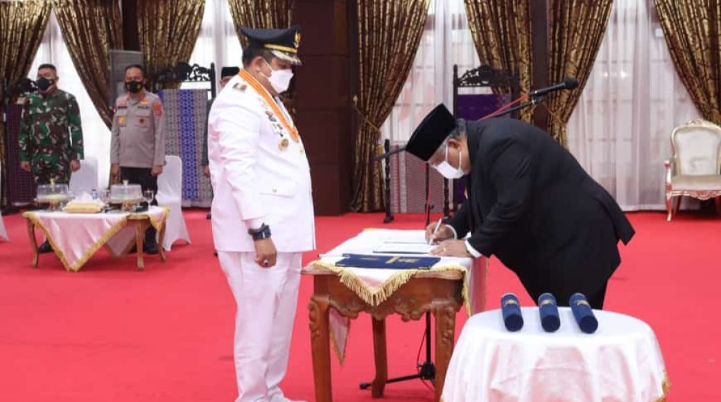 Lantik Bupati &ndash; Wakil Bupati Muna 2021/2026, Gubernur Minta Semua Pihak Satukan Niat dan Selaraskan Langkah