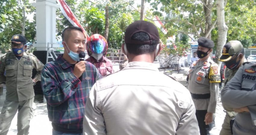 Bupati Wakatobi Diminta Hentikan Pembangunan Tanggul Penahan Ombak