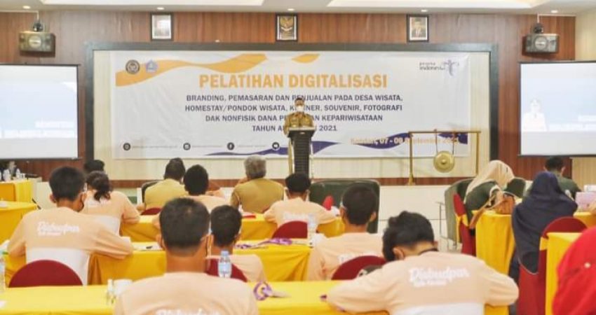 Buka Pelatihan Digitalisasi, Wali Kota Kendari Harap Potensi Pariwisata Terus Digali