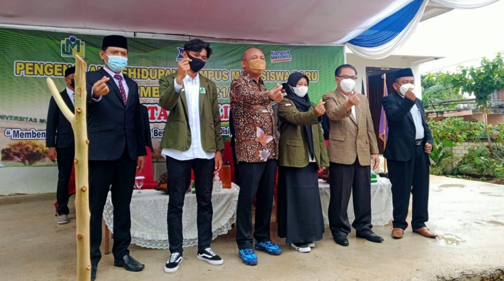 Hadiri Pengukuhan Maba UMU Buton, Begini Pesan Sekda Baubau