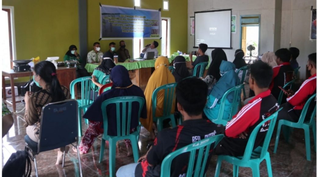Dosen UHO Latih Warga Desa Passare Apua Rehabilitasi dan Produksi Buah Mangrove