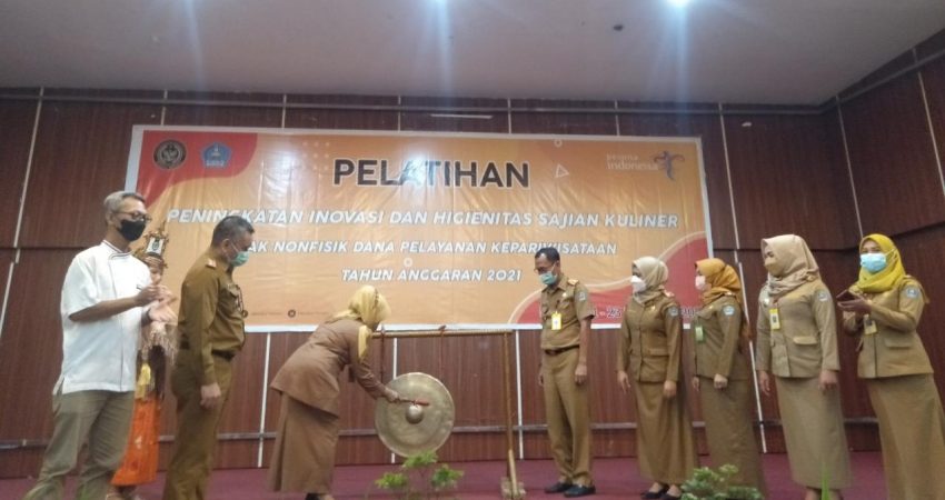 Tingkatkan Kreativitas Bidang Kuliner, Disbudpar Kendari Gelar Pelatihan Inovasi Higienitas