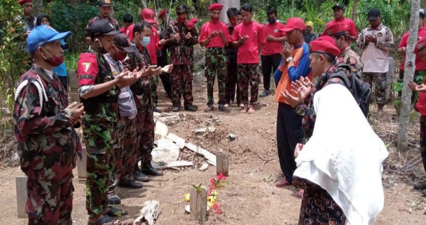 KOKAM Jepara Ziarah Ke Makam Ali Rosyid di Plajan