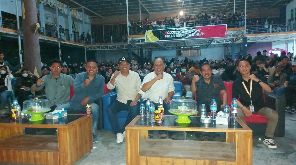 Ribuan Mahasiswa Padati Puncak Milad Fakultas Teknik UHO