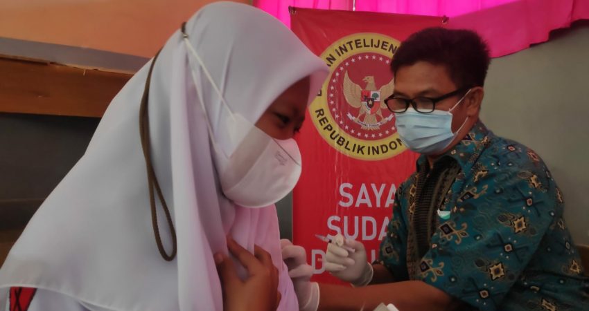 Peringati Hari Sumpah Pemuda, BINDA Sultra Gelar Vaksinasi di Sekolah