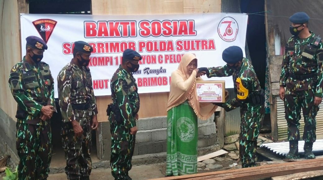 Sat Brimob Kolut sambut HUT ke 76 dengan Berbagi Sembako dan Renovasi Rumah Warga