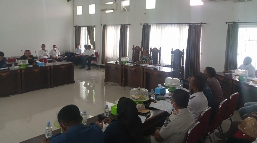 Kisruh di Pelabuhan Nusantara Raha, Komisi II DPRD Muna Gelar RDP