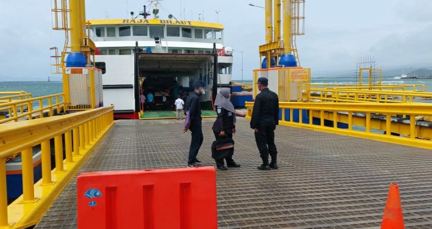 Akibat Cuaca Buruk, Pelabuhan Penyeberangan Kolaka-Bajoe Ditutup