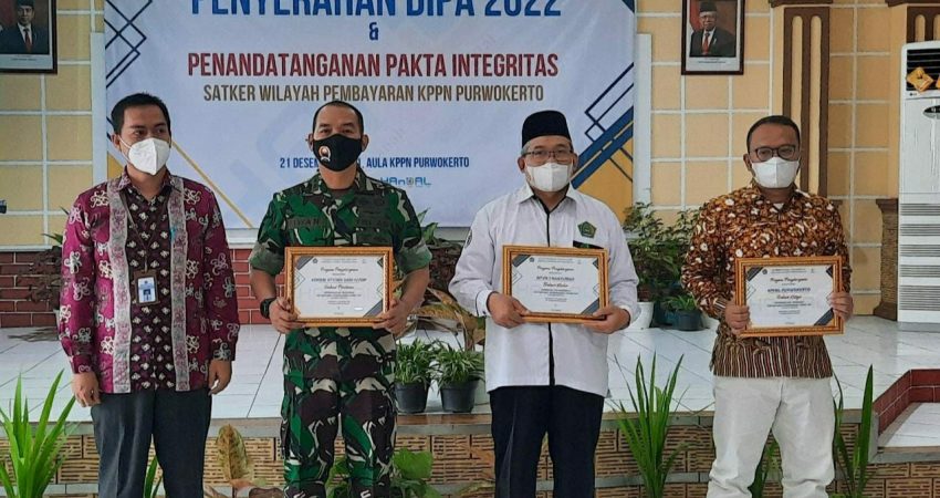 Korem 071/Wijayakusuma Terima Penghargaan Satker Terbaik Penyerapan Anggaran 2021