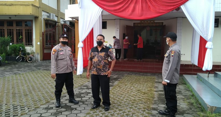 Polsek Weleri Pastikan Natal 2021 di Gereja Santo Martinus Terapkan Prokes Ketat