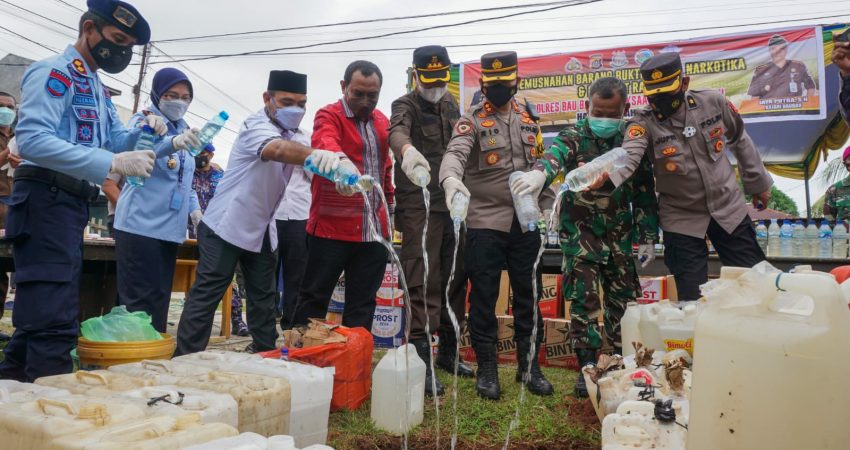 Komitmen Ciptakan Kamtibmas, Polres Baubau bersama Forkompinda Musnahkan Ratusan Barang Bukti