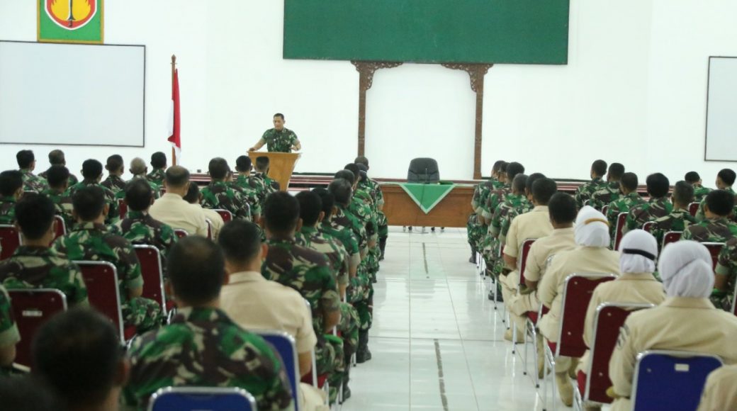 Awali Pelaksanaan Tugas di Tahun Baru, Danrem 071/Wijayakusuma Berikan Jam Komandan