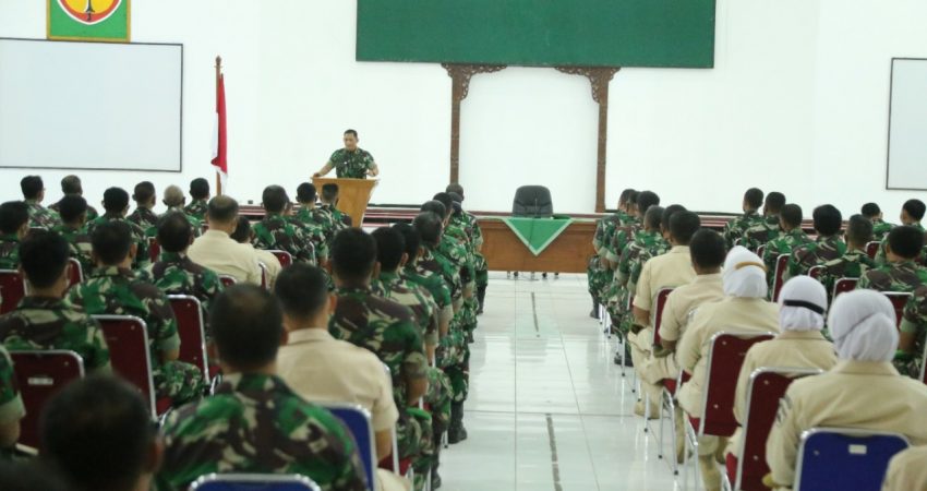 Awali Pelaksanaan Tugas di Tahun Baru, Danrem 071/Wijayakusuma Berikan Jam Komandan