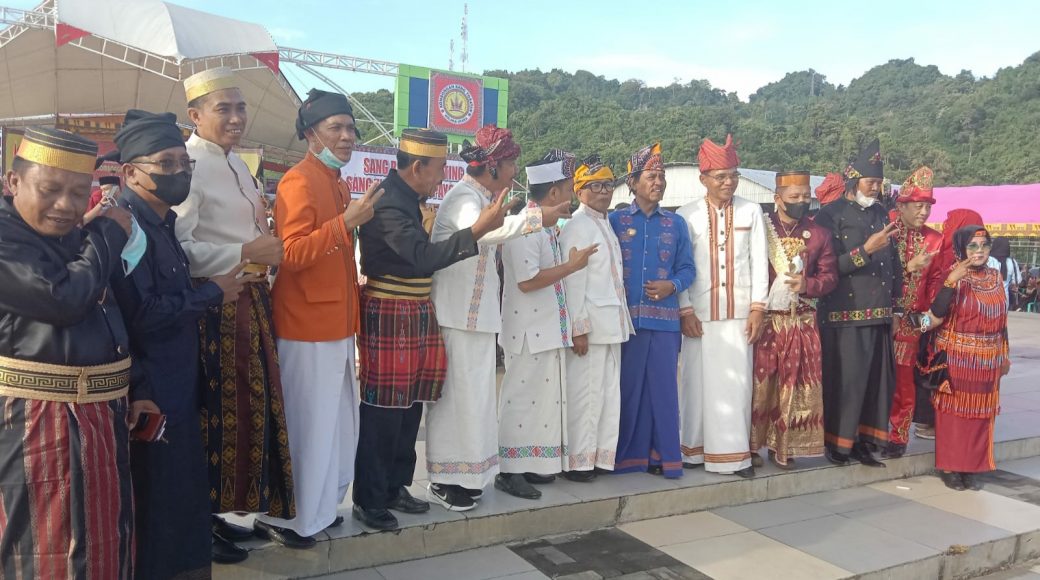 Janjikan Pengaspalan Jalan Provinsi di Kolut, Wagub Sultra: Jika Tidak Tuntas di 2023 Saya Siap Mundur