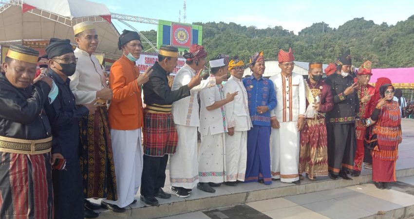 Janjikan Pengaspalan Jalan Provinsi di Kolut, Wagub Sultra: Jika Tidak Tuntas di 2023 Saya Siap Mundur