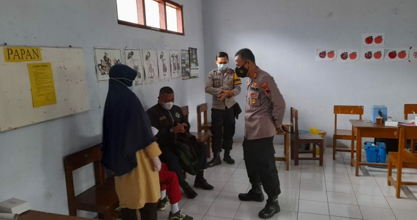 Kejar Target Vaksin Anak, Polsek Patean Gelar Vaksinasi Sinovac Kepada Siswa SD